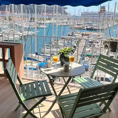 Superbe 2 Pièces, Terrasse Face Au Port Et * Toulon