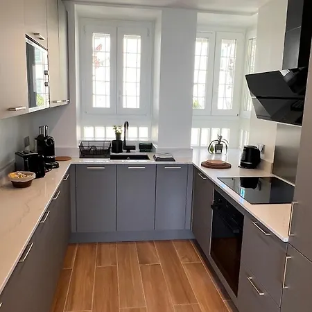 Appartement Superbe 2 Pièces, Terrasse Face Au Port Et *